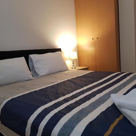 Rajiceva 5- Apartman Sa Prostranom Terasom I Garaznim Mestom Kragujevac Luaran gambar