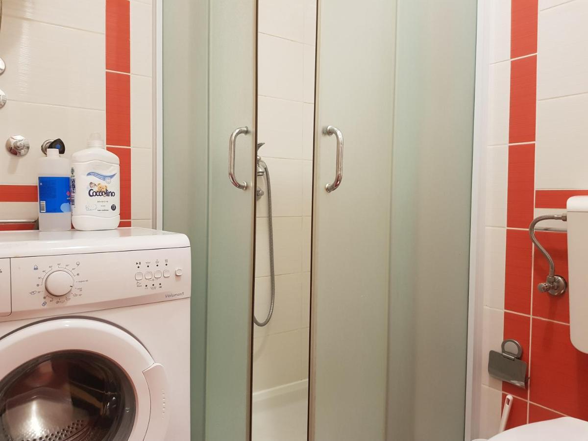 Rajiceva 5- Apartman Sa Prostranom Terasom I Garaznim Mestom Kragujevac Luaran gambar