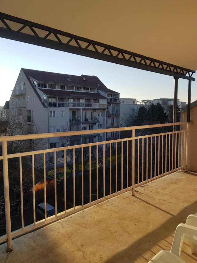 Rajiceva 5- Apartman Sa Prostranom Terasom I Garaznim Mestom Kragujevac Luaran gambar